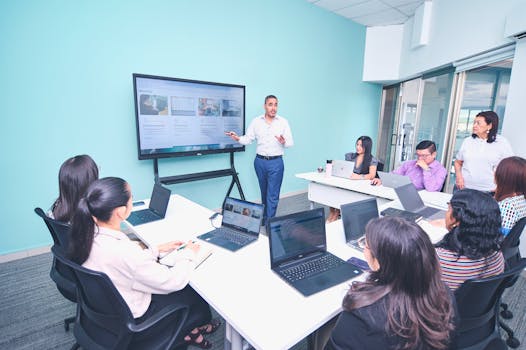 Jak efektivně plánovat online školení pro zaměstnance v roce 2024